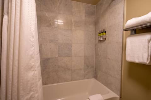 Holiday Inn Express Hotel & Suites Pittsburgh Airport by IHG — photo 5