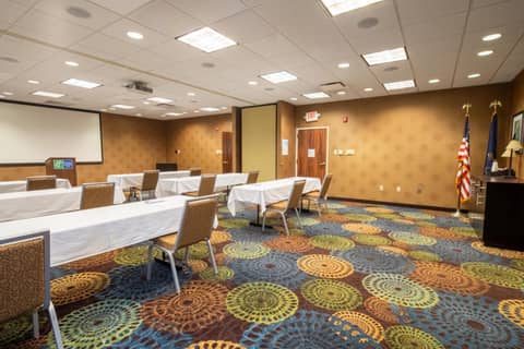 Holiday Inn Express Hotel & Suites Pittsburgh Airport by IHG — photo 9
