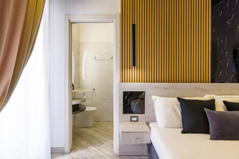 Hotel Bella Napoli — hotel room