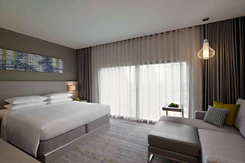 Hyatt Place Bangkok Sukhumvit 24 — hotel room