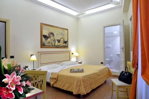 Hotel Vasari — hotel room