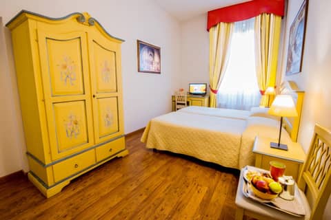 Hotel Vasari — hotel room