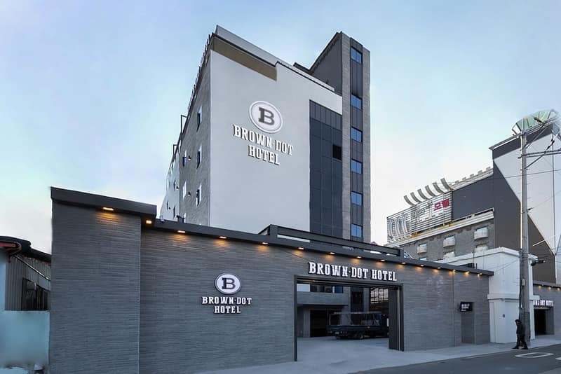 Brown Dot Hotel Sasang Renecite — building