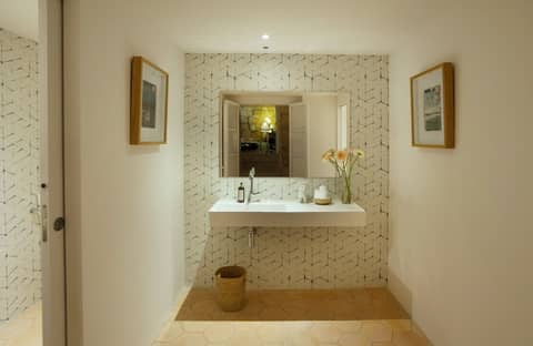 Canavall Turismo de Interior — bathroom