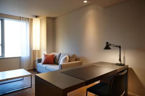 Shilla Stay Gwanghwamun Myeongdong — hotel room
