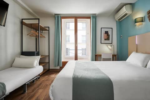 Hôtel Kabanel by Happyculture — hotel room