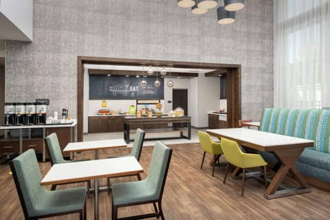 Hampton Inn & Suites Charlotte Airport Lake Pointe — photo 3