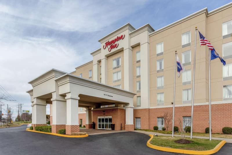 Hampton Inn Richmond - South — building