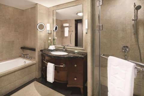 Shangri-La Jakarta — photo 2