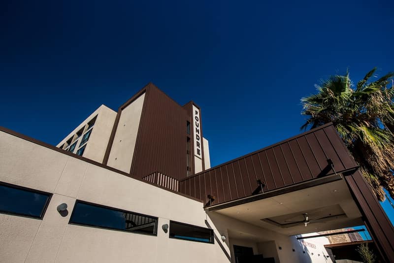 FOUNDRE Phoenix — building