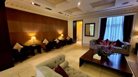 The Park City Grand Plaza Kensington Hotel — hotel reception