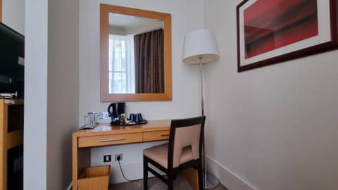 The Park City Grand Plaza Kensington Hotel — hotel room
