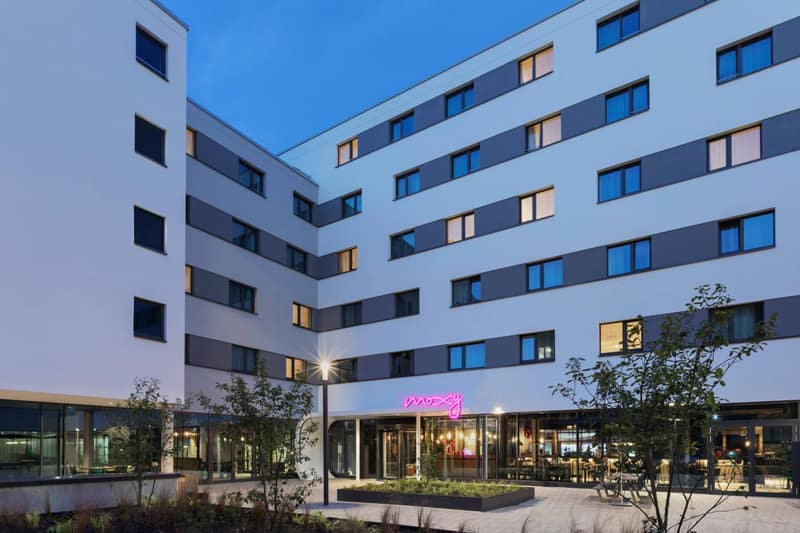 Moxy Hamburg Altona — building