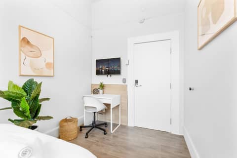 Le Sand & Stone Hotel — hotel room