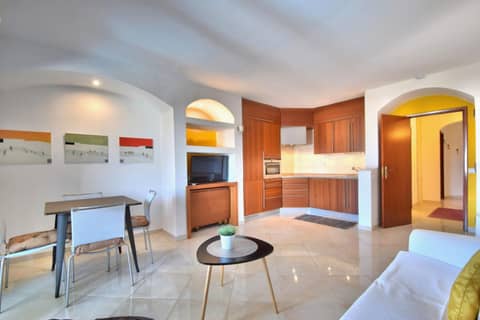 Bellavista Avenida By BeGuest — hotel room