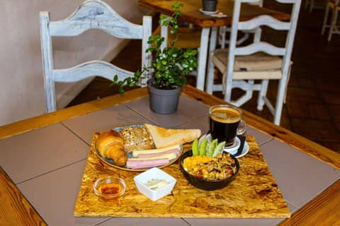 Bellavista Avenida By BeGuest — dining