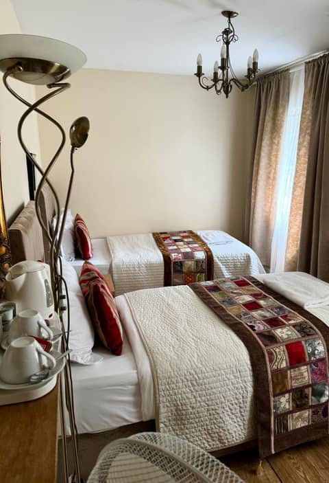 ABC Hyde Park Hotel — hotel room