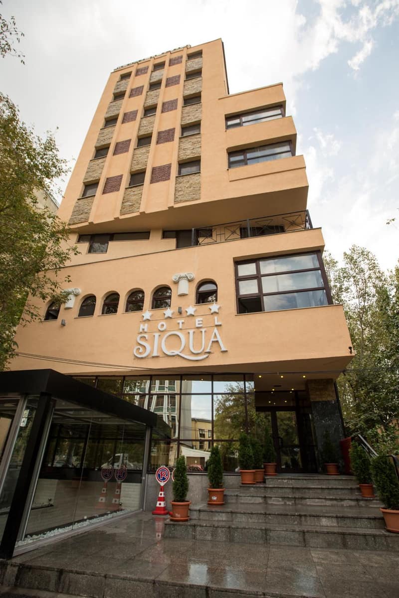 Casa Siqua — building