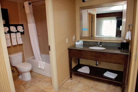 Hampton Inn & Suites Bradenton — photo 6