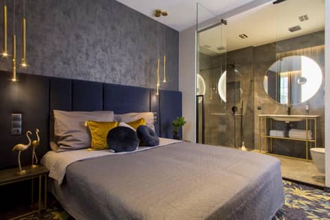 Hotel Atrium — hotel room