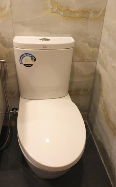 V One Pride-Sukhumvit 22, Bangkok — bathroom