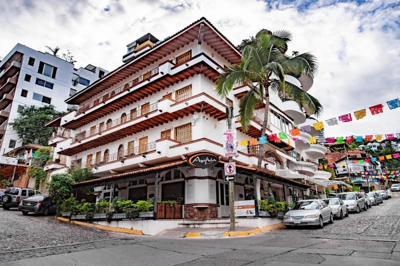 Olas Altas Suites Departamentos — building