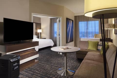 Dallas Marriott Suites Medical/Market Center — photo 8