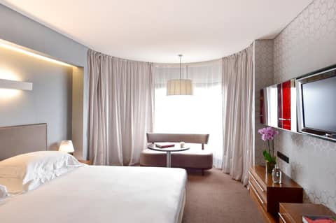 Porto Palácio Hotel by The Editory — hotel room