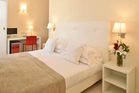 Residenza Fiorentina — hotel room