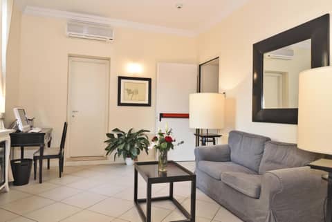 Residenza Fiorentina — hotel room