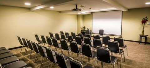 Urban Green Hotel & Suites — photo 9