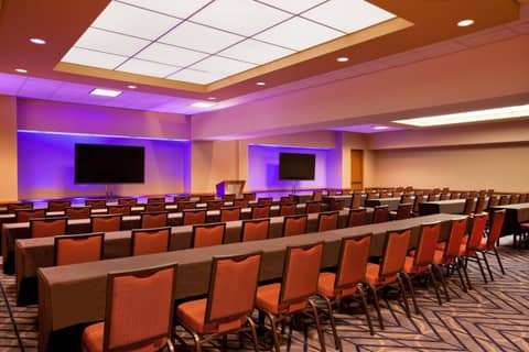 Sheraton Grand Chicago Riverwalk — photo 4