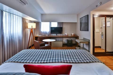 Wyndham São Paulo Berrini — hotel room