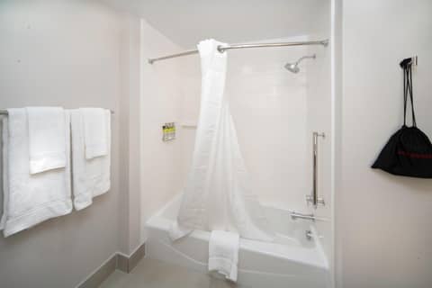Holiday Inn Express & Suites - Fort Myers Airport by IHG — photo 3