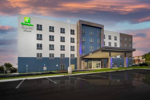 Holiday Inn Express & Suites - Fort Myers Airport by IHG — photo 8