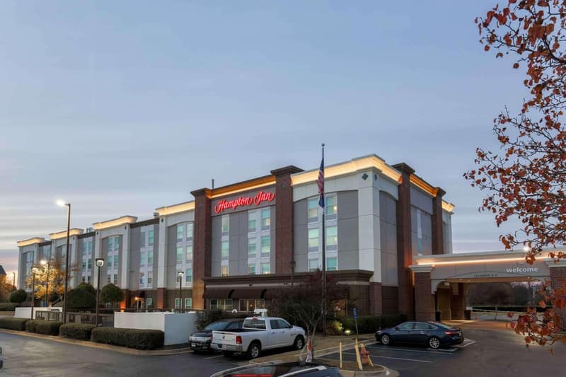 Hampton Inn Memphis-Southwind — building