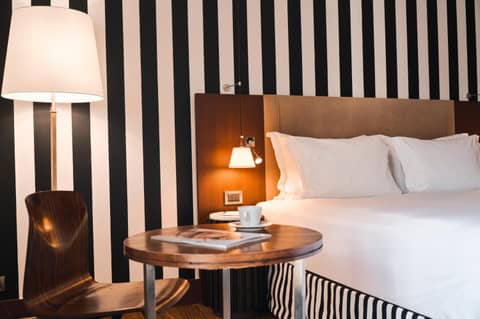 Grand Hôtel Champs-Elysées — hotel room