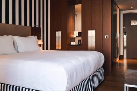 Grand Hôtel Champs-Elysées — hotel room