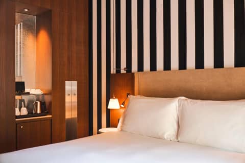 Grand Hôtel Champs-Elysées — hotel room