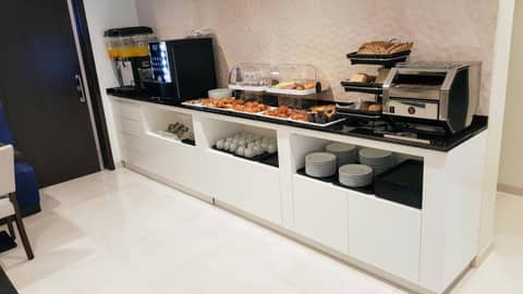 Porto City Hotel — dining