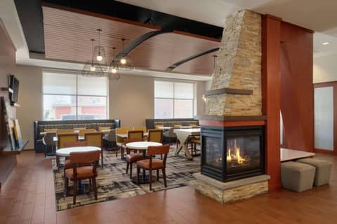 Hampton Inn Portland Downtown Waterfront — photo 4