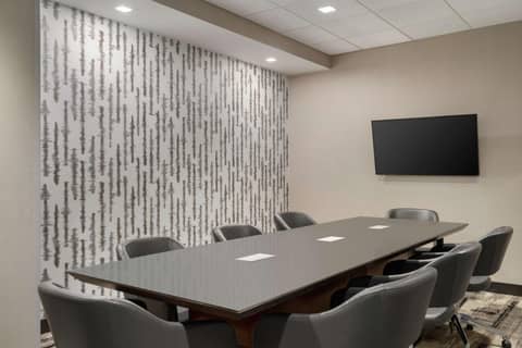 Hampton Inn Portland Downtown Waterfront — photo 9