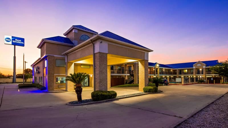 Best Western Garden Inn — building