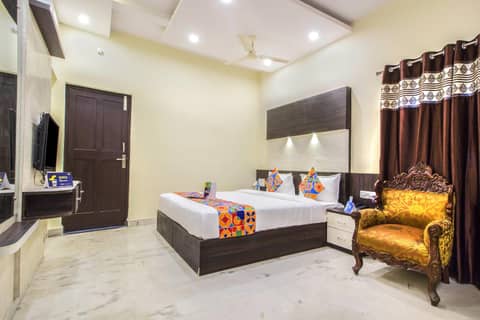 FabHotel Crown Suites - Nr Sony Signals — photo 3