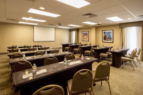 Hampton Inn Philadelphia-International Airport — photo 2