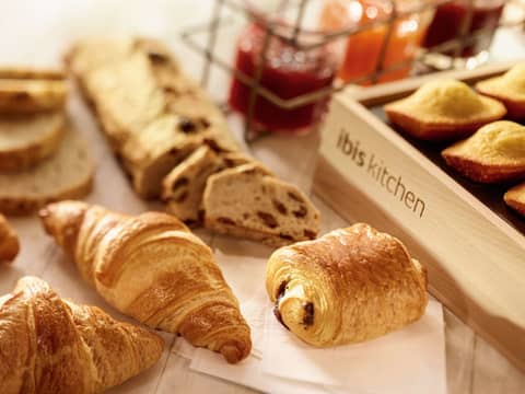 ibis Lyon Gerland Rue Merieux — dining