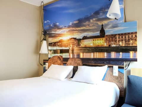 ibis Lyon Gerland Rue Merieux — hotel room