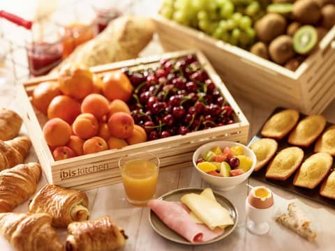 ibis Lyon Gerland Rue Merieux — dining