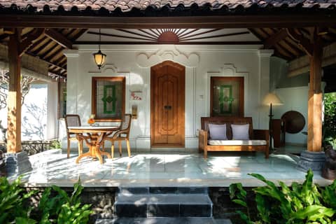 Tandjung Sari Hotel — balance & terrace