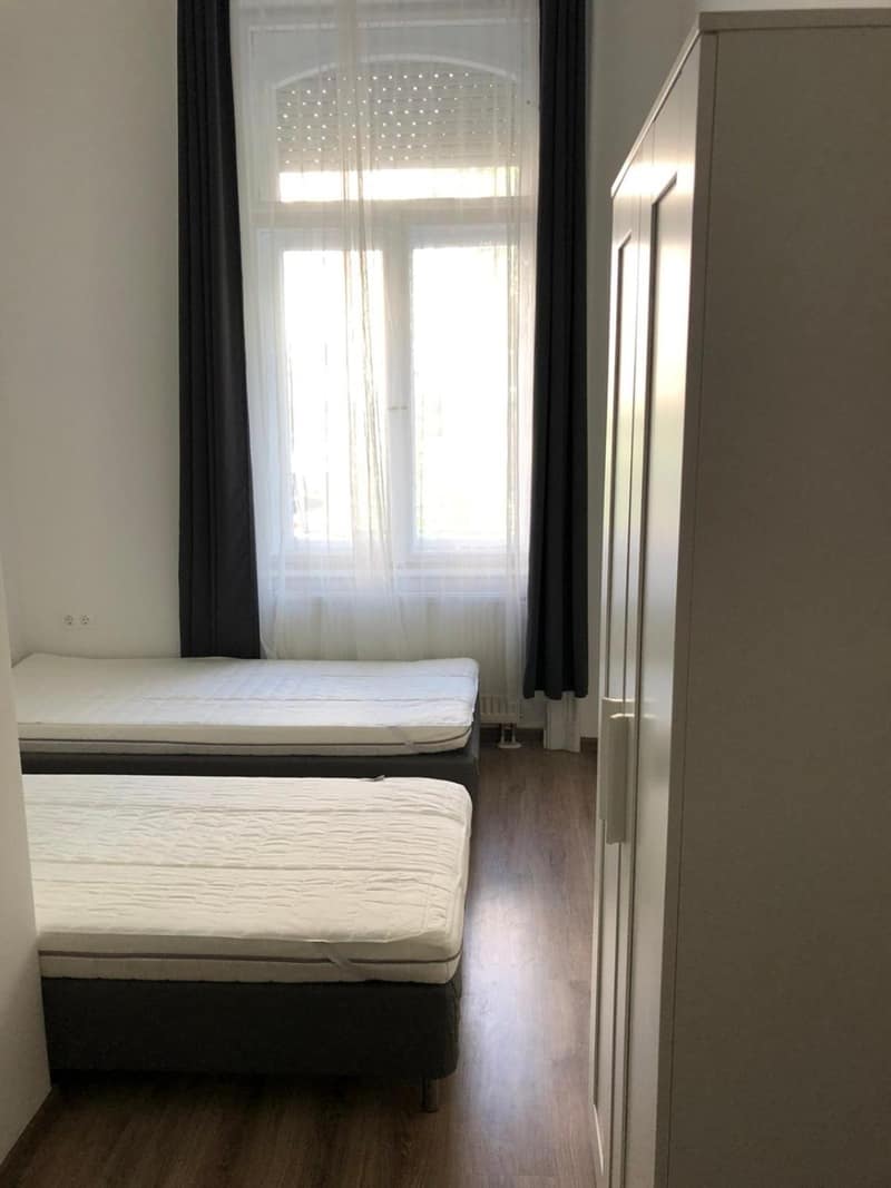 Omega Apartments Budapest — hotel room